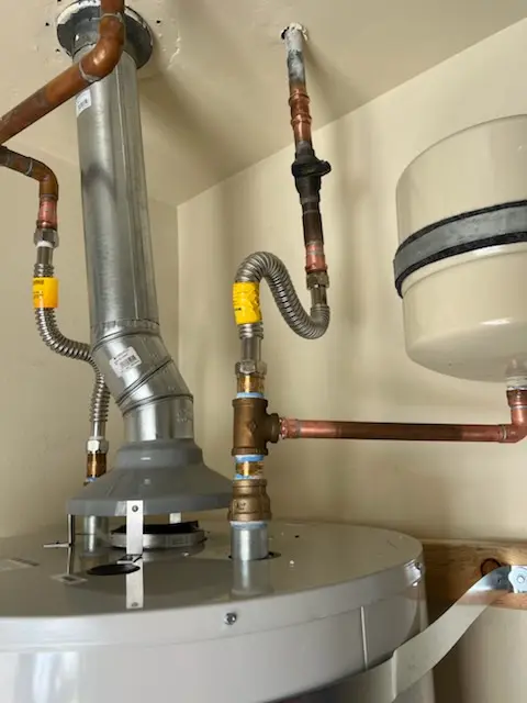 Water heater installation and plumbing repair in San Pedro